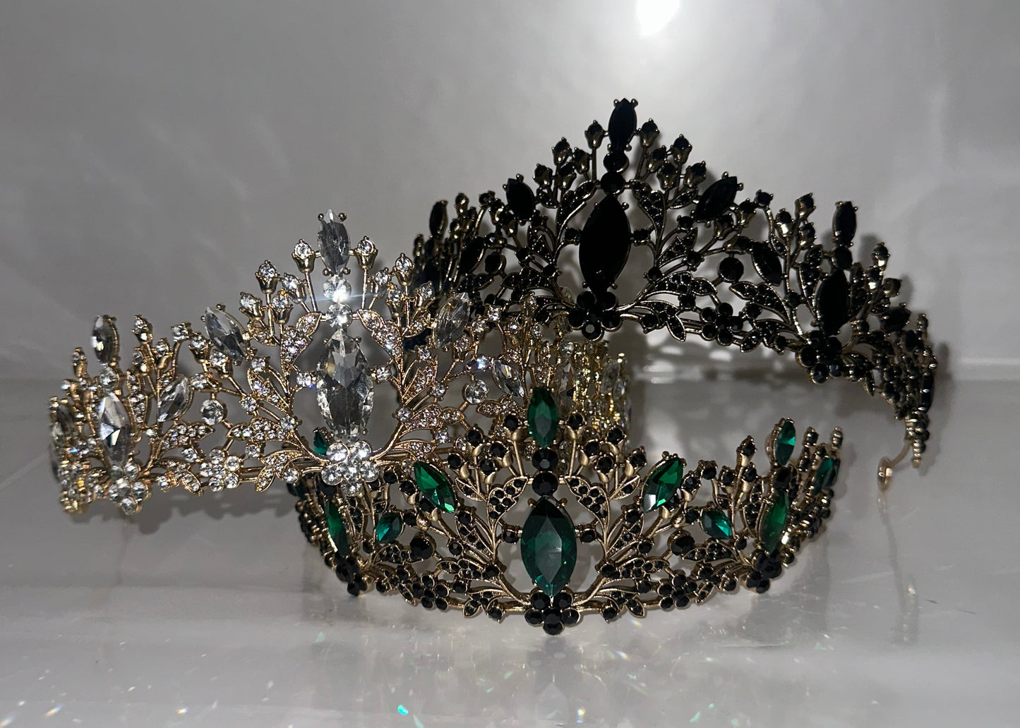 #D701026 Metal Crown